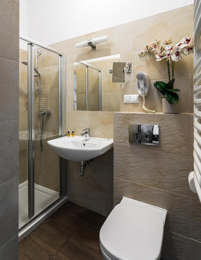 G12 Aparthotel Krakau Buitenkant foto