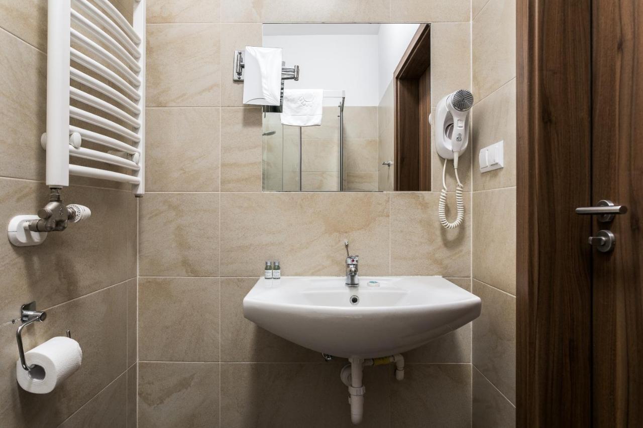 G12 Aparthotel Krakau Buitenkant foto