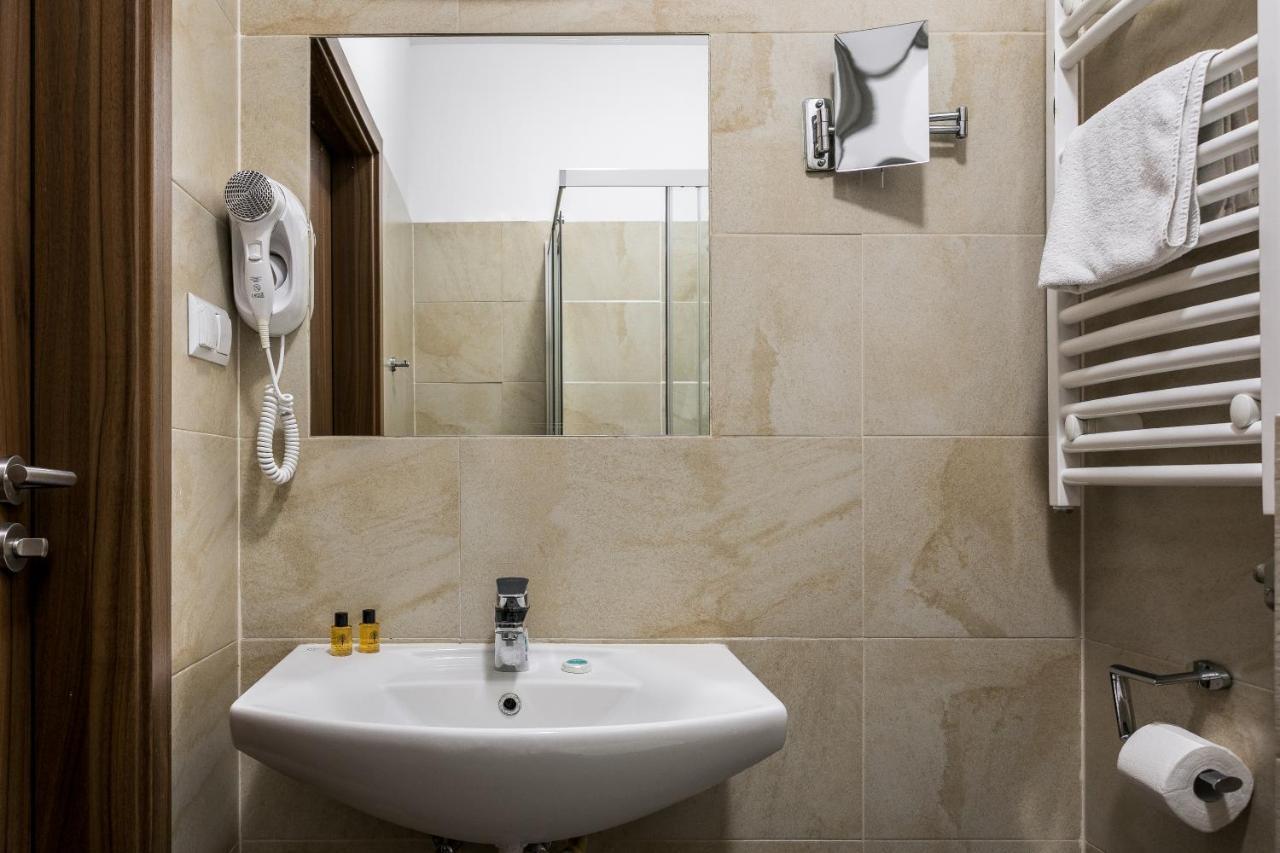 G12 Aparthotel Krakau Buitenkant foto